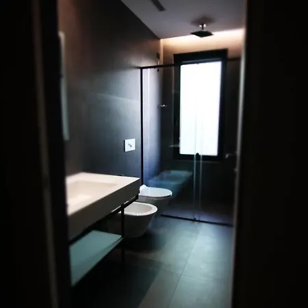 Boutique Adelar Отель Тирана