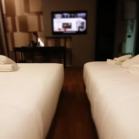 Boutique Adelar Тирана