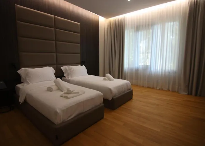 Boutique Adelar Tiran