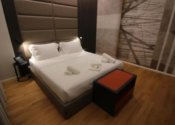 Boutique Adelar Отель Тирана