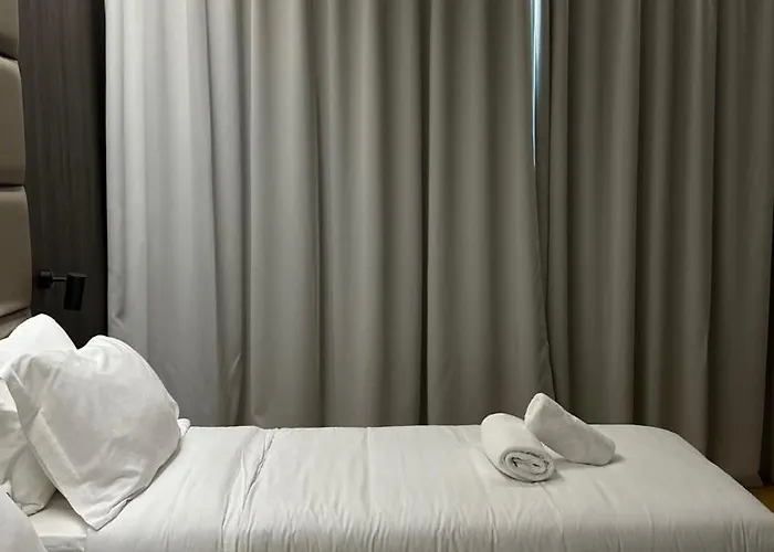 Boutique Adelar Тирана